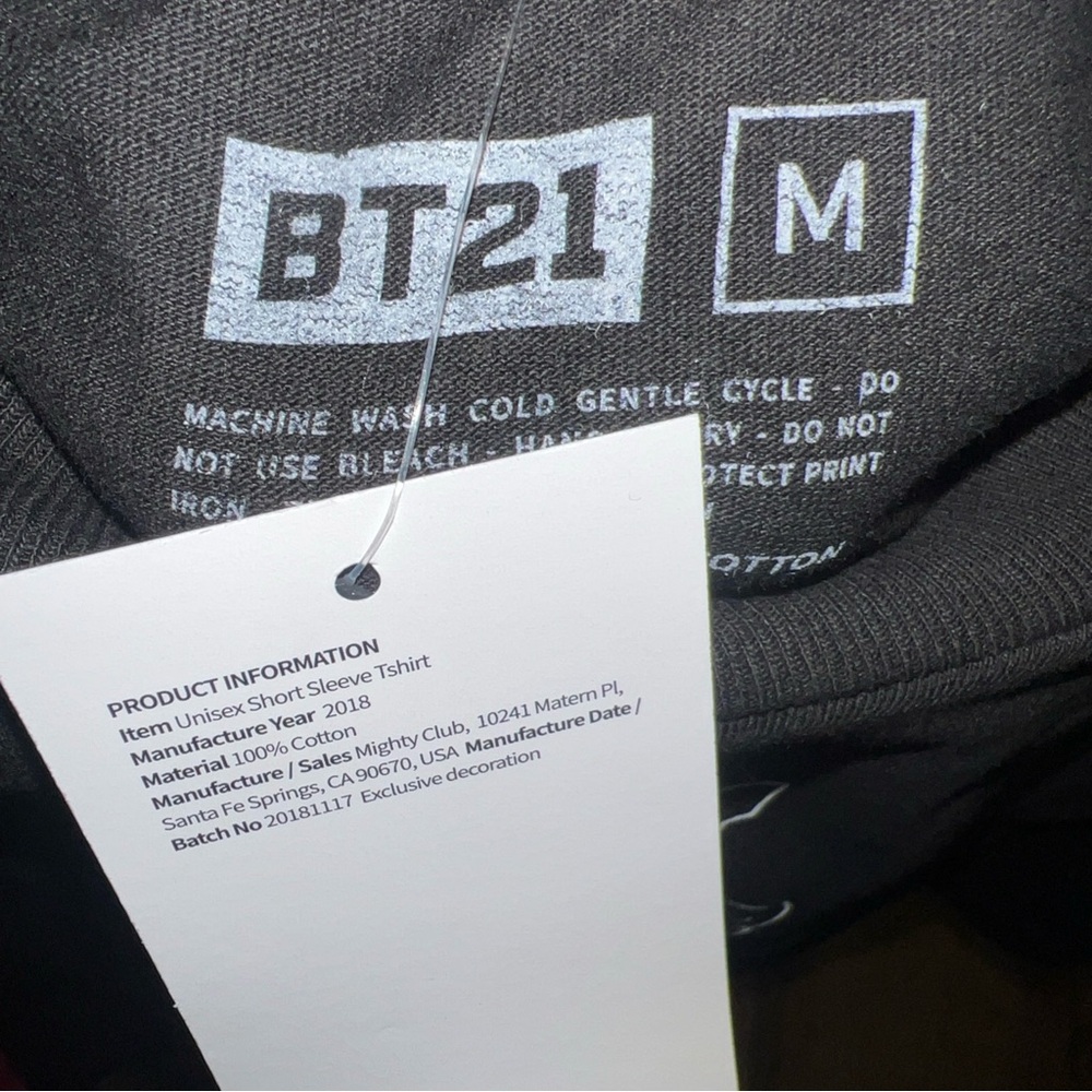 Rare BT21 T Shirt NWT! Sz M - Picture 4 of 5
